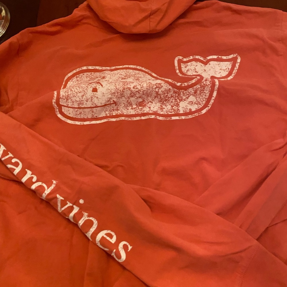 Vineyard vine whale long sleeve hooded t shirt